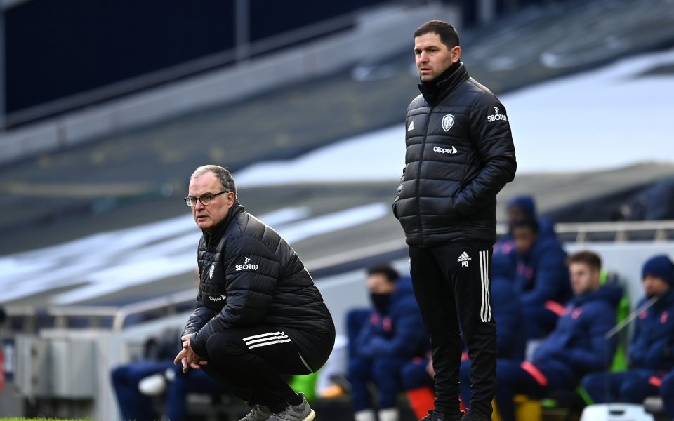 Защитникът на Лийдс Диего Йоренте ще бъде около месец извън