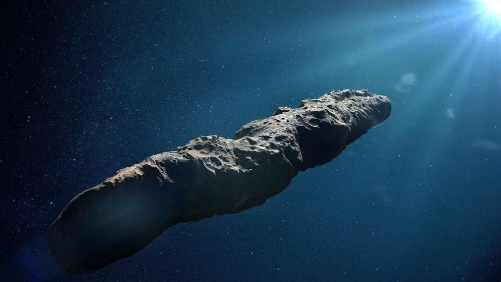 Подобна продълговата форма, каквато е имал Oumuamua, не е характерна за естествени космически тела