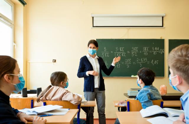 Да се намалят изпитванията на учениците, предвижда промени в Наредба