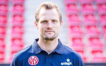 Бившият датски национал Бо Свенсон бе назначен за старши треньор