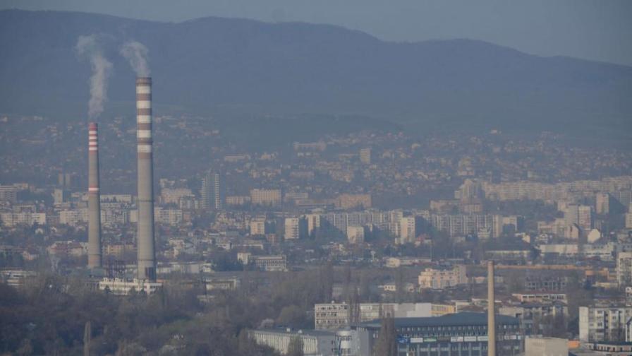 Въздухът в София е все по-чист, но остава силно замърсен