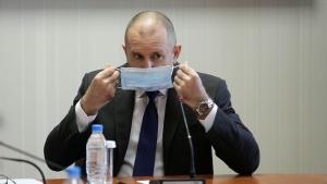 Румен Радев консултации здравни власти