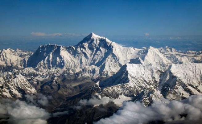 Историите и тайните на най-високата планинска верига на Земята