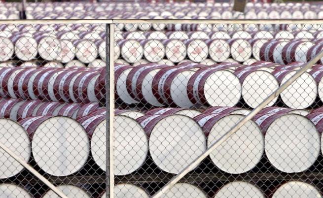 Президентът обнародва промени в закона за регулиране на дейностите с нефт