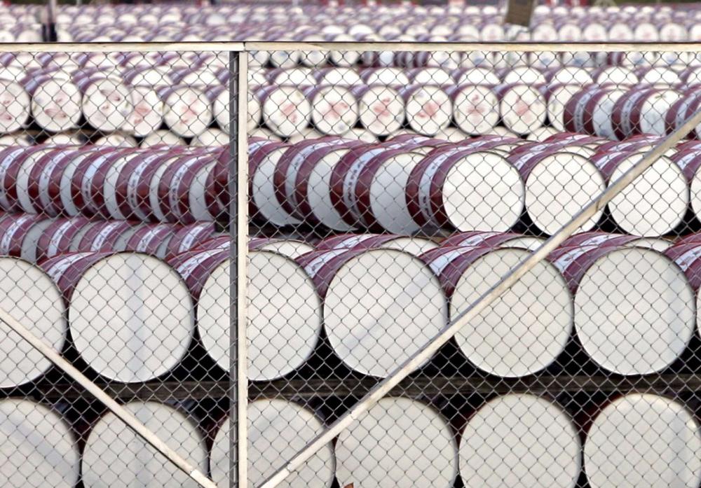 Президентът обнародва промени в закона за регулиране на дейностите с нефт