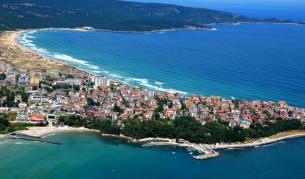 Курортите по Черноморието посрещнаха първите си туристи