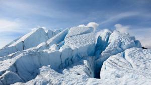 Топенето на леденото поле Джуно в Аляска където се намират
