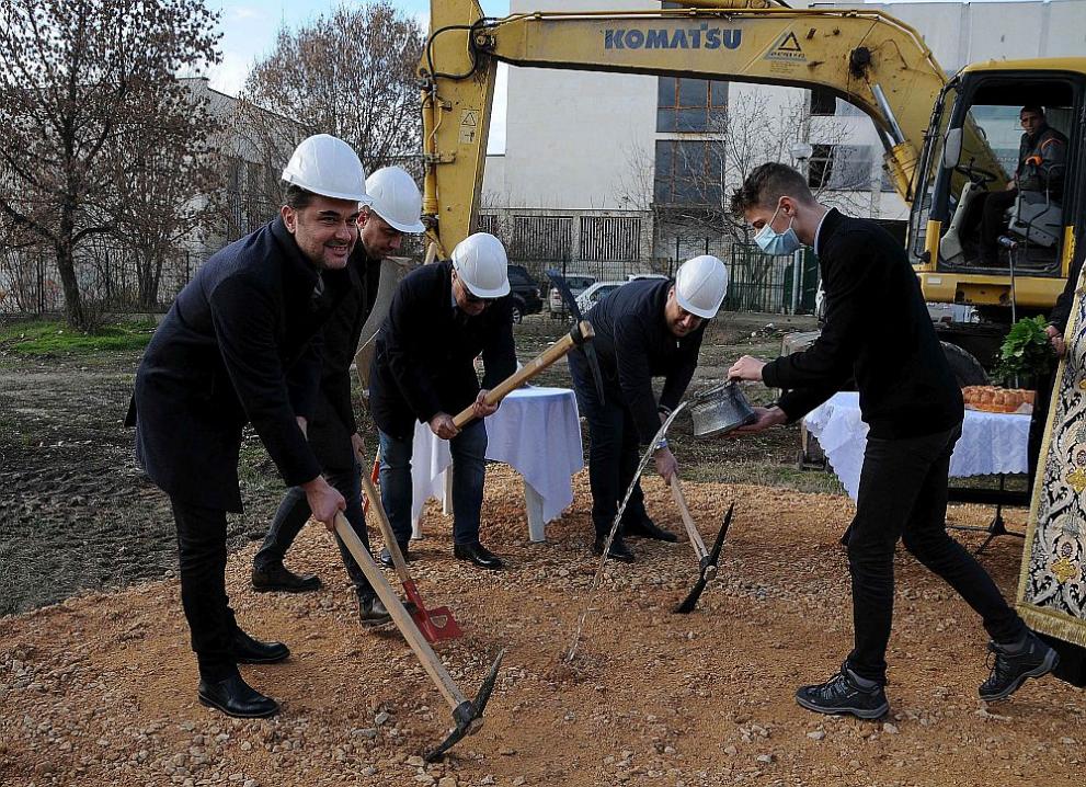 Първата копка на новия пътен възел