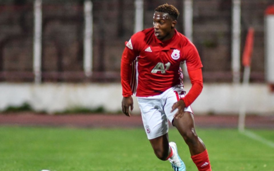 Бившият играч на ЦСКА Вив Соломон-Отабор може да премине в