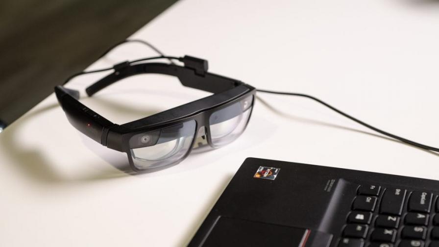Lenovo пуска умни очила за по-лесна работа в офиса