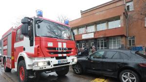 пожар пожарна София училище