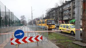 пропаднал тротоар ВМА Александровска