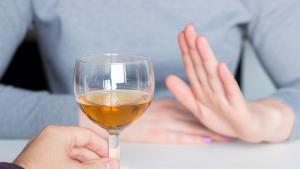 Пиенето на алкохол между 20 и 40 години крие риск