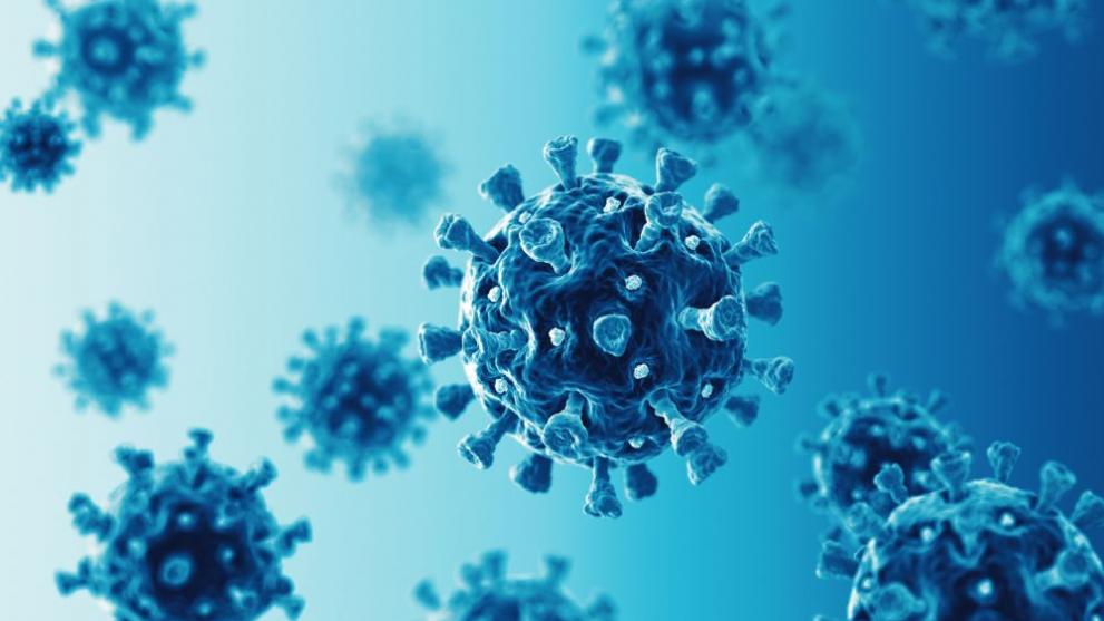 2 трилиона вируса SARS-CoV-2 се побират в кенче от кока кола, изчисли математик от Великобритания