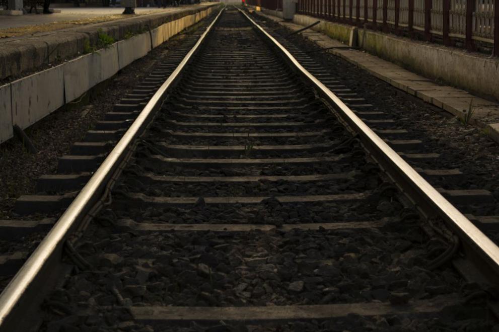 Мъж загина при инцидент на железопътната линия край ямболското село
