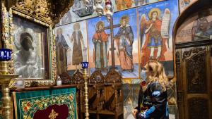 Вицепремиерът Марияна Николова посети Бачковския манастир