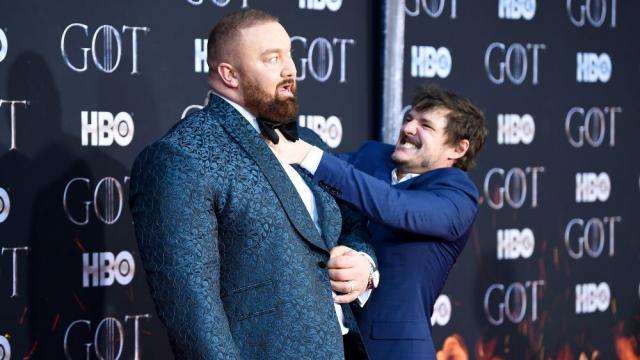 Вижте на ринга Планината, който пръскаше черепи в „Игра на тронове“ (ВИДЕО)