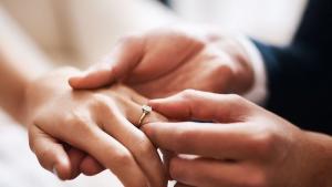 Италианска бездомна двойка се ожени след като живя най малко 30