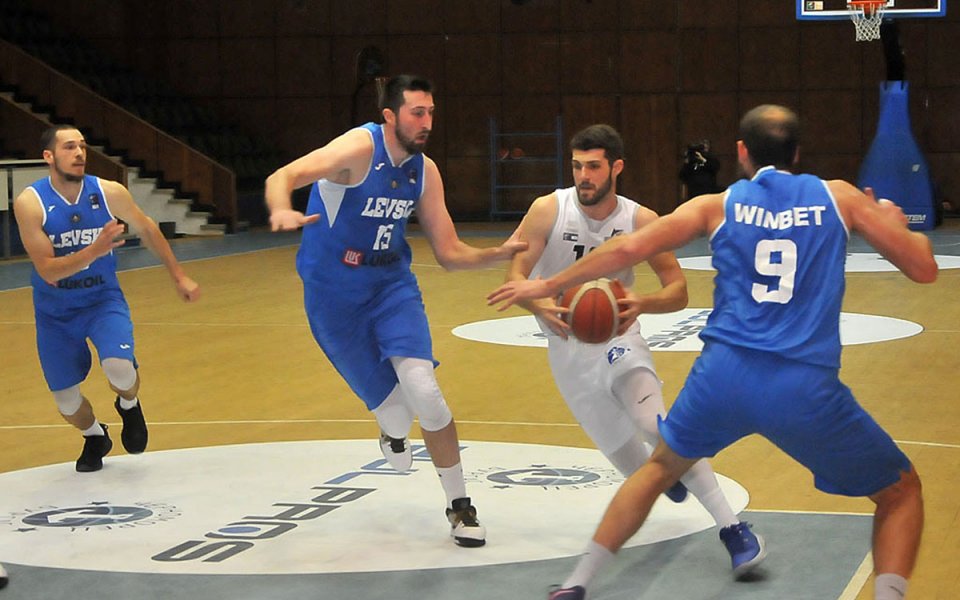 Черноморец нанесе една от най-тежките загуби на Левски Лукойл в