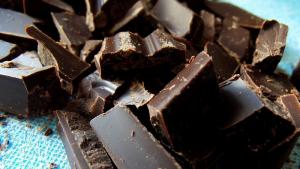 Горчивият черен шоколад без изкуствени добавки се смята за най