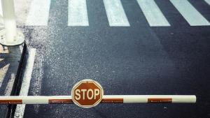 затворен път