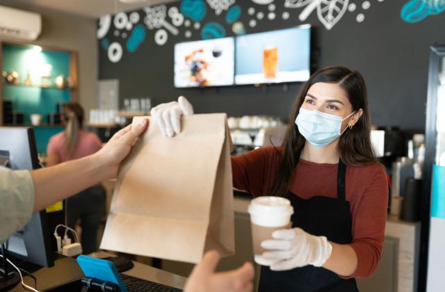 Трябва ли да се върне по-ниският ДДС за заведенията? Ще