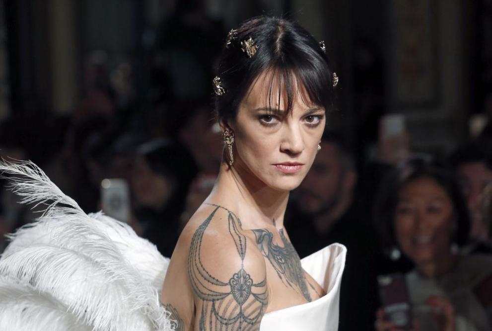 Колоритната италианска актриса Азия Ардженто обвини режисьор, че я насилил по време на снимките на "Трите хикса"