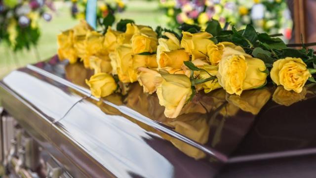 Американски блогър се погреба жив за два дни (ВИДЕО)
