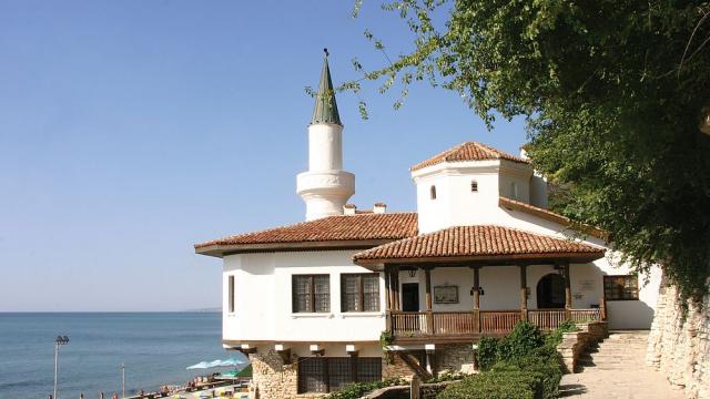 Историята на кралица Мария Единбургска и „Двореца“ в Балчик (ВИДЕО)