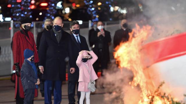 Принц Жак и принцеса Габриела запалиха лодка - беля или традиция (ГАЛЕРИЯ)