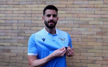 Бившият бранител на Милан Матео Мусакио вече официално е футболист на Лацио съобщава официалният