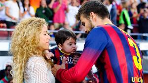 Колумбийската певица Шакира и испанският футболист Жерар Пике обявиха официално