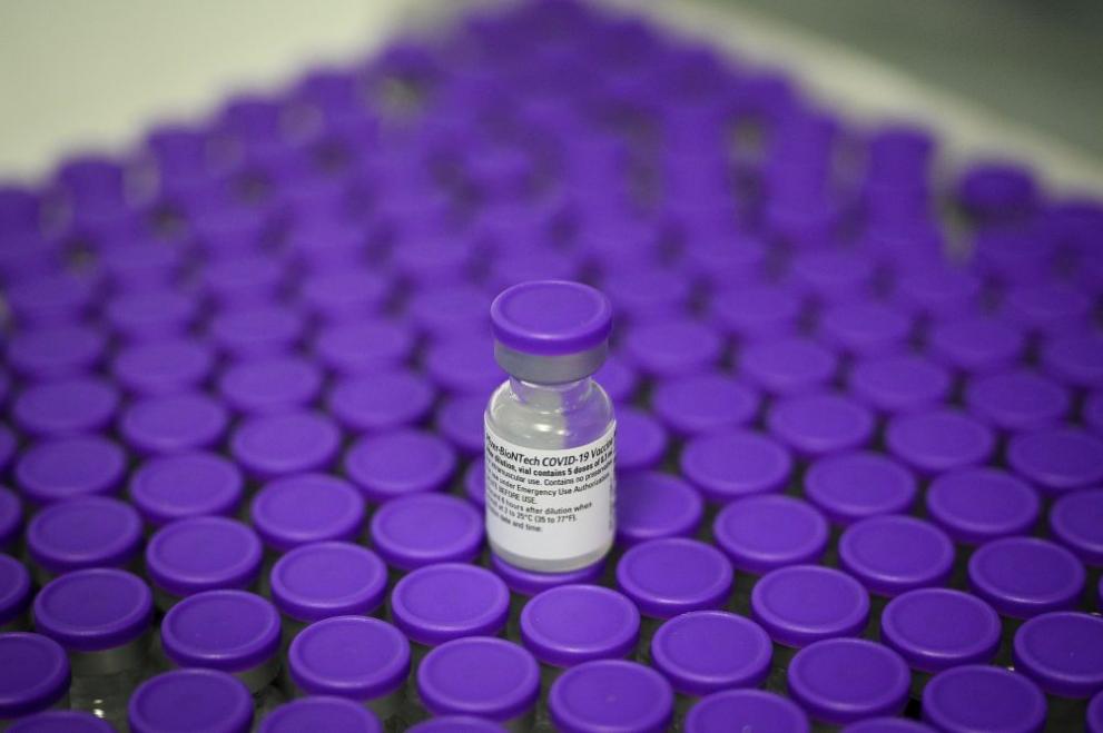Договорени бяха още 200 милиона дози за ЕС от първата одобрена от ЕМА ваксина срещу коронавируса