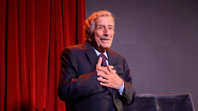 Певецът Тони Бенет страда от болестта на Алцхаймер (СНИМКИ)
