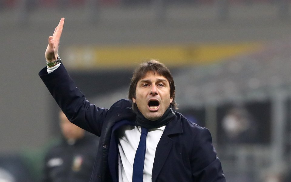 Драма на и извън терена се разигра по време на