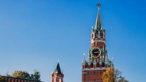 Русия ограничава правото на официални лица и депутати да пътуват