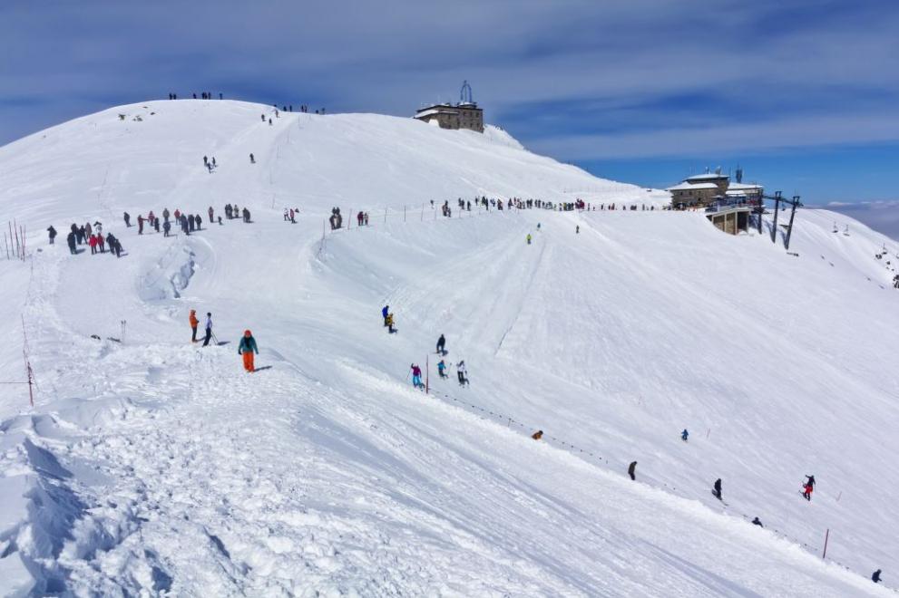 Любителите на ските и зимните спортове в Полша дочакаха откриването на пистите в зимните курорти