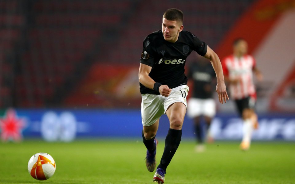 Отборът на Манчестър Юнайтед следи младия гръцки нападател Христос Цолис.