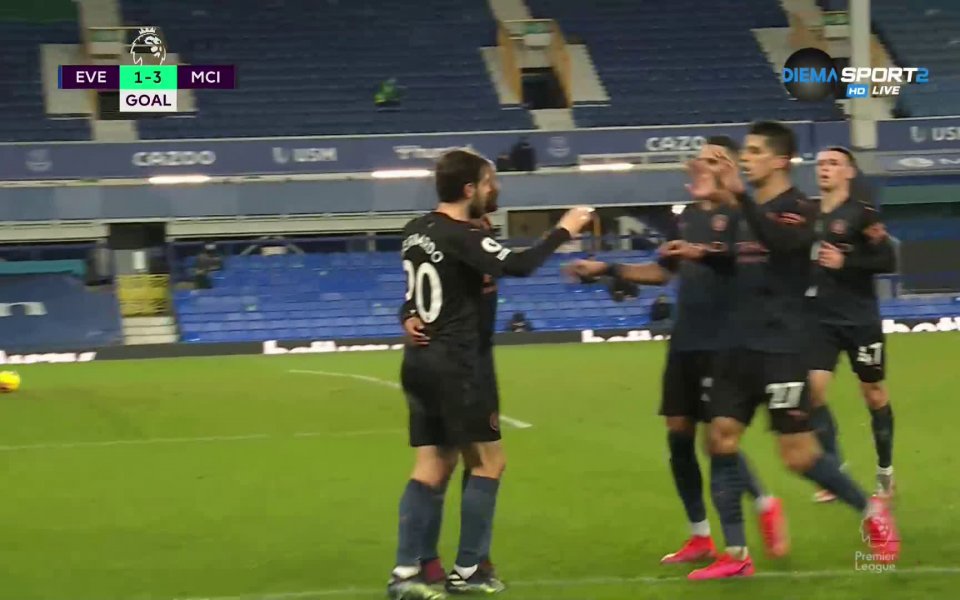 13 минути преди края Рахийм Стърлинг комбинира с Габриел Жезус,