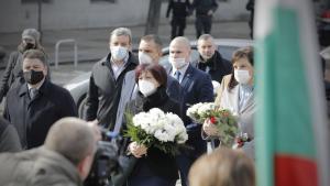 Цвета Караянчева цветя Левски