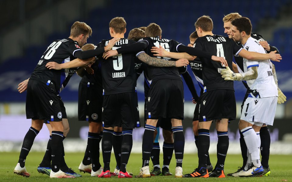 Арминия Билефелд продължава да трупа дългове заради пандемията от Ковид-19,