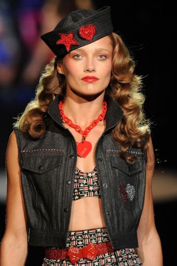 Anna Sui Spring 2012