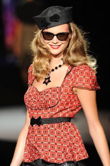 Anna Sui Spring 2012