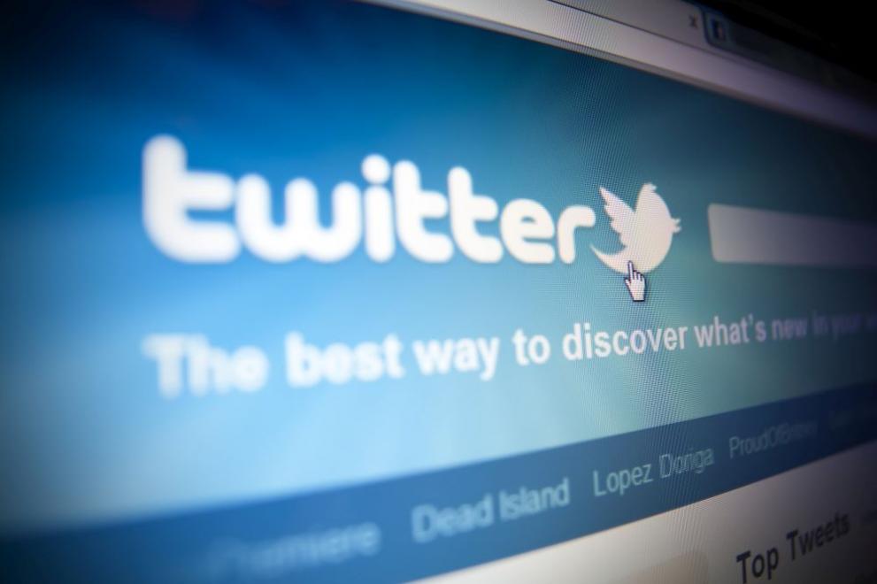 Туитър изтри точно 100 акаунта, за което компанията счита, че са свързани с Русия срещу САЩ, НАТО и ЕС
