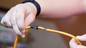 оголен кабел жици