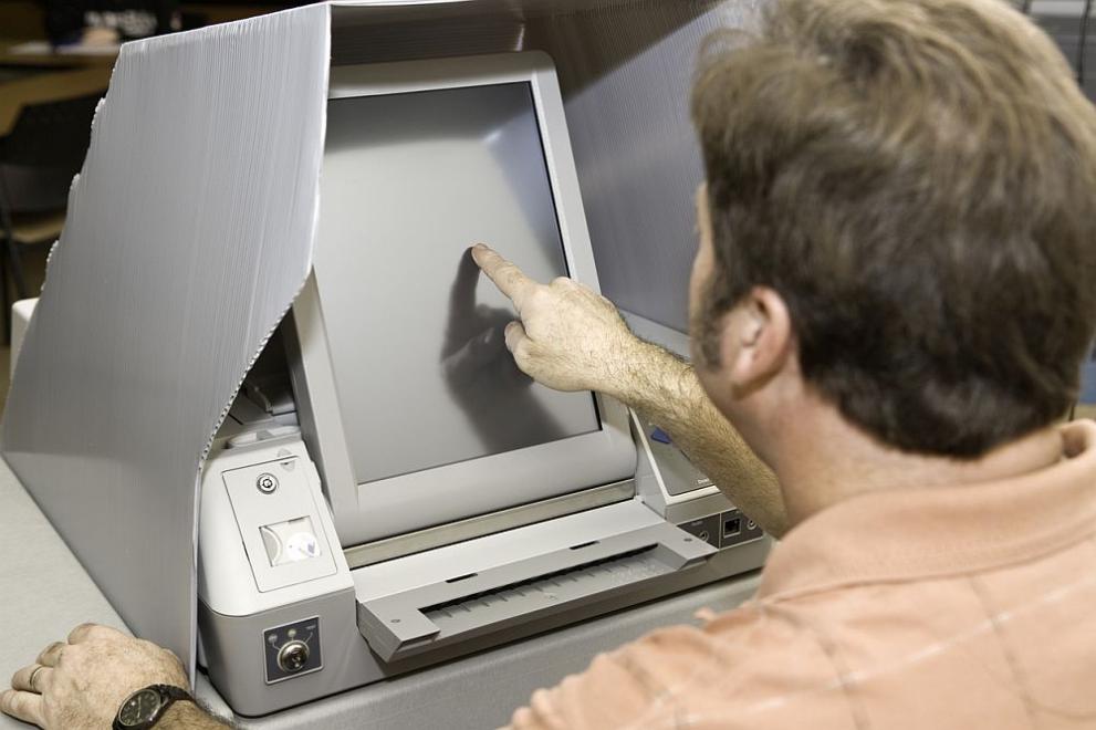Пет машини за пробно гласуване са предоставени на област Видин,