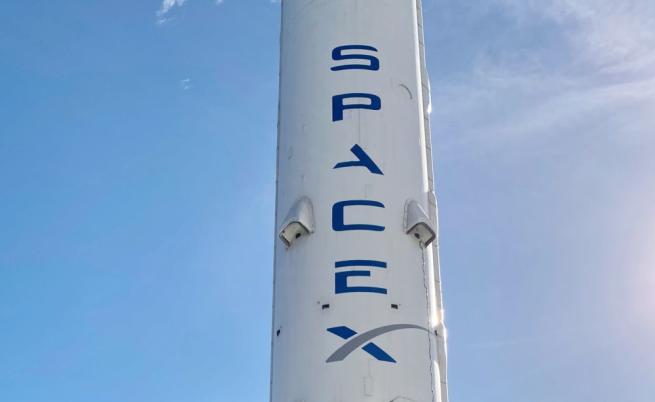 Части от ракета на SpaceX паднаха на ливада в Австралия (ВИДЕО)