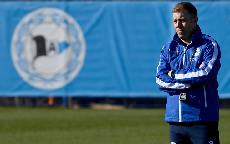 Официално: Арминия Билефелд представи новия треньор