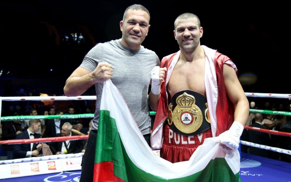Най-добрите български боксьори Кубрат и Тервел Пулеви ще посрещнат националния