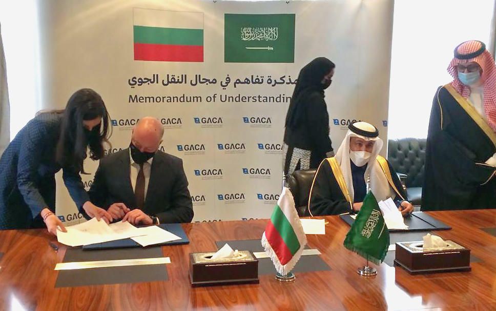 Министрите на транспорта на България и на С. Арабия подписват Спогодба и меморандум за въздушни съобщения